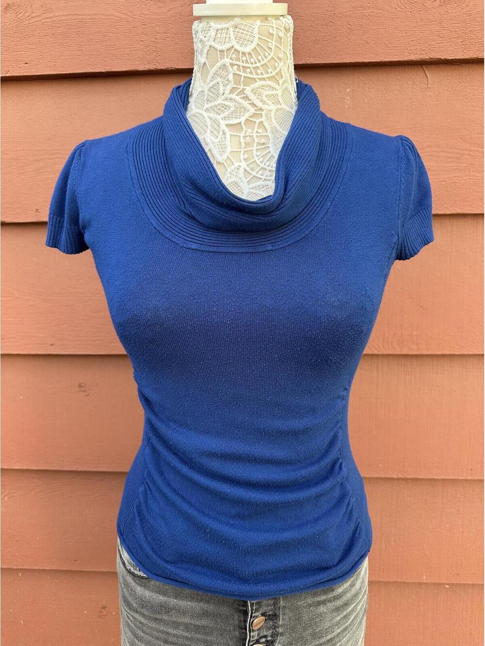 Takeout Blue‎ Short Sleeve Cowl Neck Sweater Top